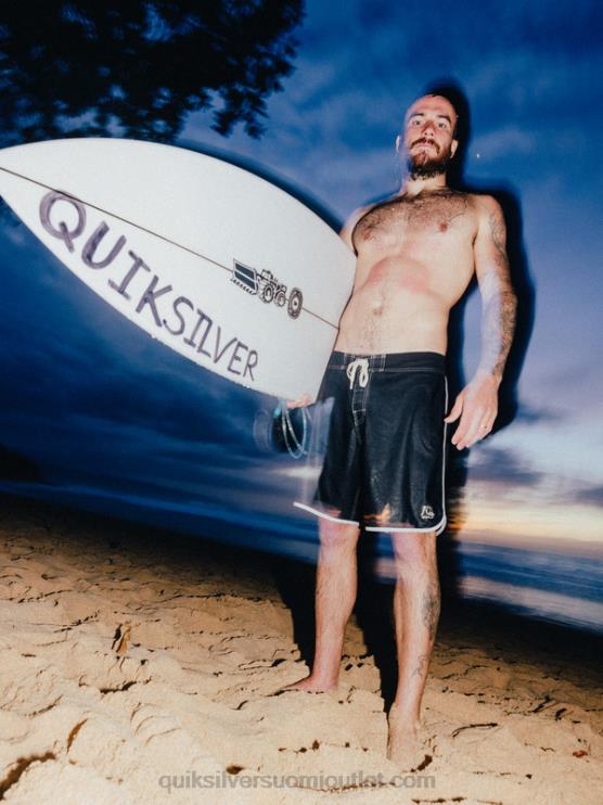 Quiksilver D6JJ86 miehet musta alkuperäiset kampasimpukka 18 boardshortsit